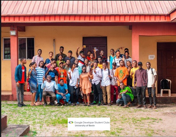 gdgoc_uniben's tweet image. Happy weekend everyone 🤗.
We had our first physical event and it was a huge success 🚀🎉. It was a wholesome session of learning and practice. Our newbies were not left out 🤗.

#gdscuniben
#dscuniben
#androidcomposecamp