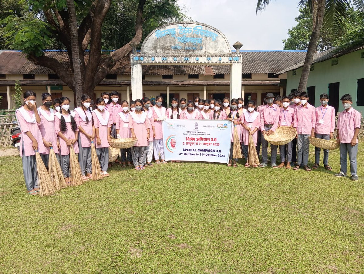 Indiatourismno1's tweet photo. In continuation of #SpecialCampaign3.0, Indiatourism Guwahati, Ministry of Tourism,GOI has done the cleanliness drive at #DinabandhuHighSchool, Sakomura, Bongaigaon with the students of #YuvaTourismClub.48 persons including students,teachers,&amp; volunteers participated.
@tourismgoi https://t.co/CYJIL4HiGW