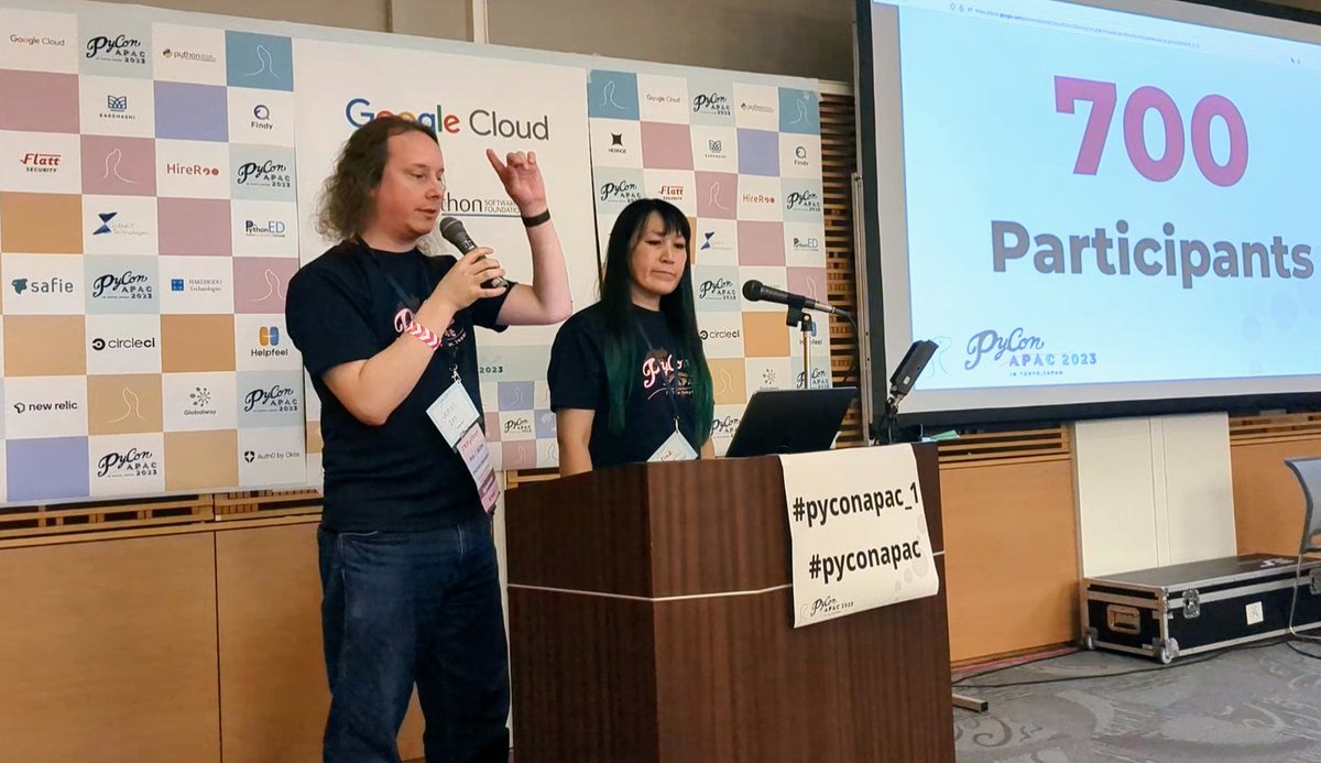 PyCon APAC2日目終了🥳✨約700人来場と大盛況でした🎉✨HENNGEのエンジニアたちは、ブース対応や登壇、イベント運営など大活躍👏多くのご来場ありがとうございました☺️❤️
明日はHENNGE渋谷オフィスでスプリント（開発イベント）開催です👨‍💻💪
#pyconapac #pyconapac2023 #pycon #python #HENNGE
