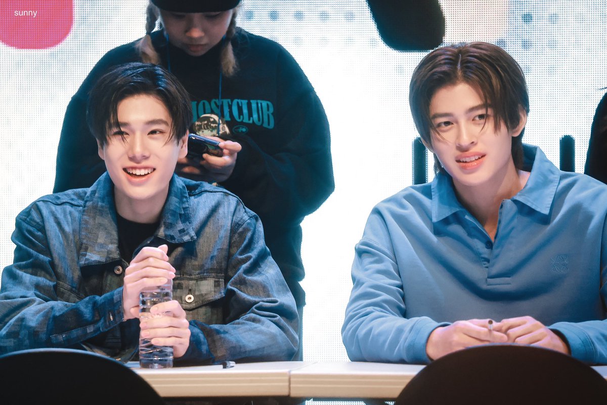 PPW_IDFC's tweet image. Hope the boys having fun at the party today!🇰🇷🤍

Hwaitingg !!✊🏻✊🏻 @ppnaravit @phuwintang 

FANDAY6 X PondPhuwin
#PPfandayxSeoul #GMMTVFANDAY6
