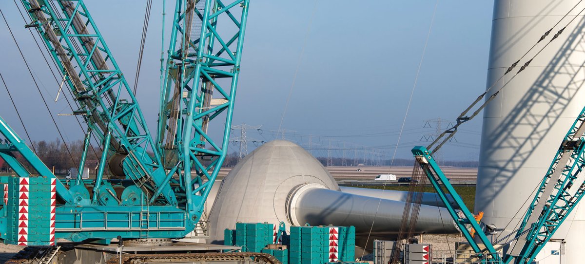 (image archive) Hub and blades dlvr.it/Sy3y08 #windpower #windenergy