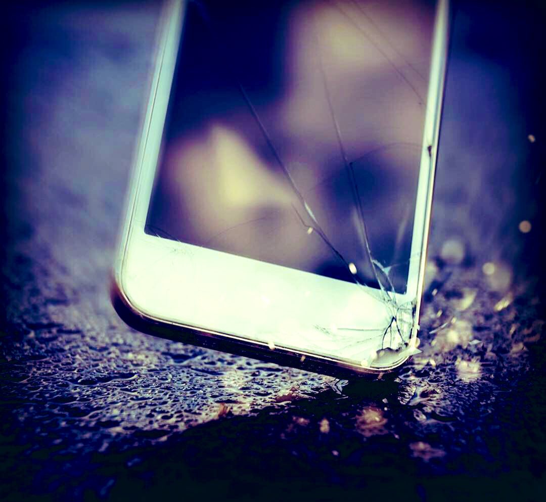 techarmor's tweet photo. "📱 Need a quick fix for your iPhone? Look no further! Tech Armor Hawaii has been your trusted choice for fast, convenient iPhone repairs since 2009. Get your device back in top shape today! 🔧🌴 #iPhoneRepair #TechArmorHawaii #ReliableRepairs" https://t.co/bELe4qyUz2