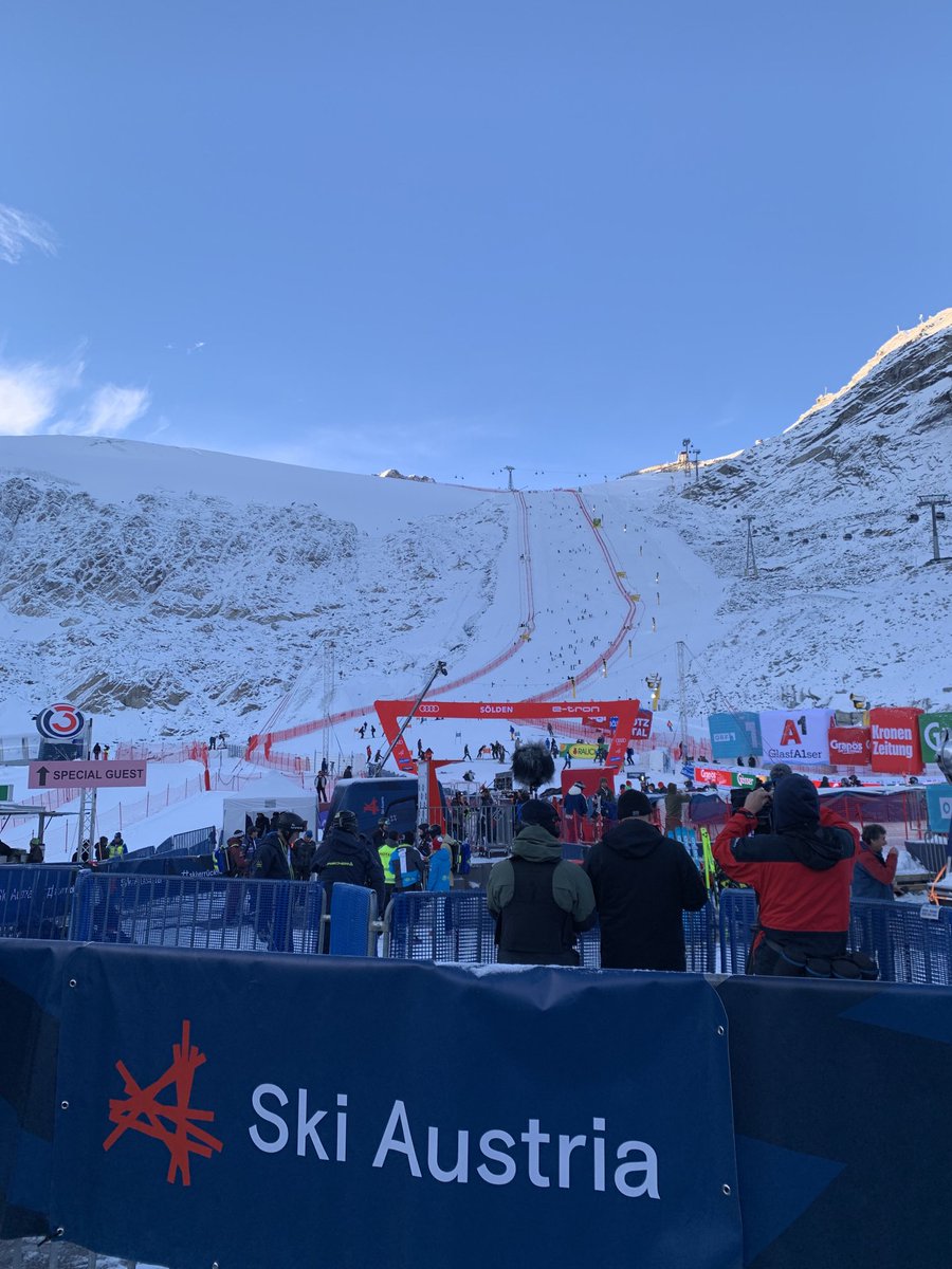eWilmedia's tweet photo. Bit of overnight snow and it doesn’t look too bad after all.
#whitecircus #sölden #fisalpine https://t.co/WryUw3h0eH