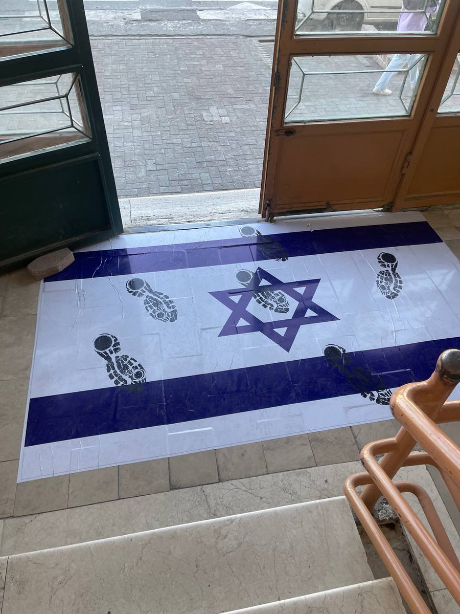 ThisisMoein tweet media