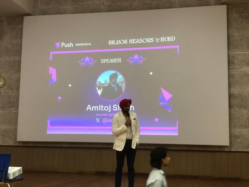 AnimishY's tweet photo. Having a great learning and fun day with Billions Reasons to Build event by @pushprotocol and attended great talks by @harshrajat, @amitoj, and many more speakers!

  #pushforweb3 #pushprotocol #billionreasonstobuild https://t.co/p3g6C4zYlv