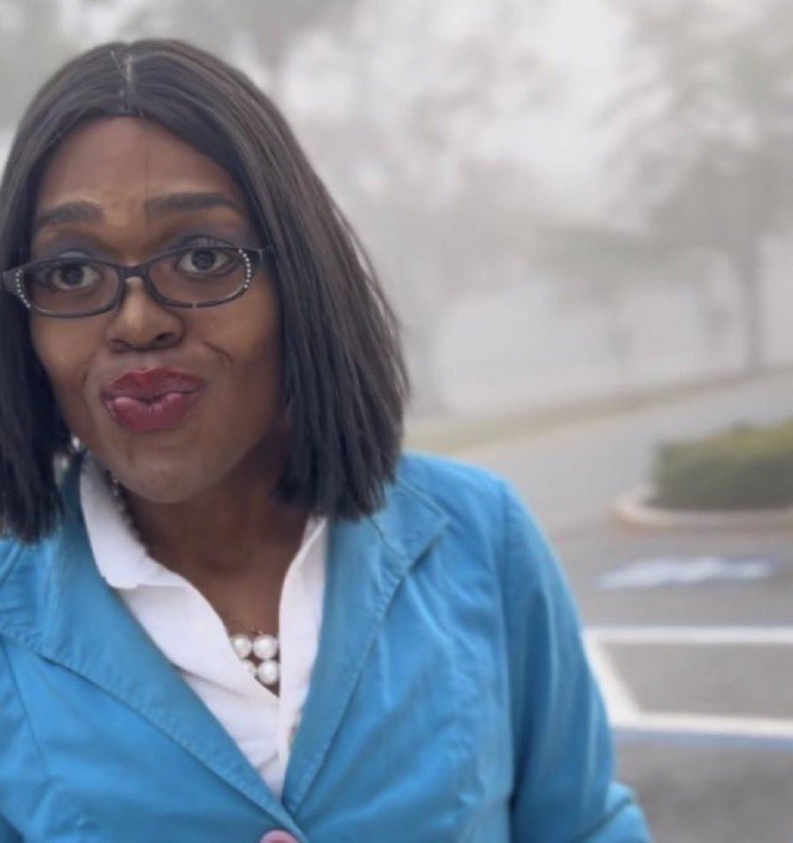 Davidbedabomb's tweet image. #Orbits we NEED someone to make like a 3-5 hour video essay going over all of Loona's journey. Bc genuinely they've had one of the craziest I feel just based on what's happened in the last year alone!!! So including everything could literally be a netflix doc 😭😭😭