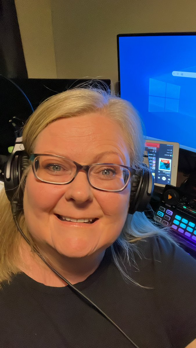 mrsdennisnews's tweet photo. https://t.co/BVFsxNXT8Y. Get in NOW I’m covering for @A7ESK breakfast show. I’m in the shop to serve you, come & have some fun @duggystoneradio @DuggysAtomic #wesoundgood #texanbars #rrc https://t.co/qHoVUCeTs8