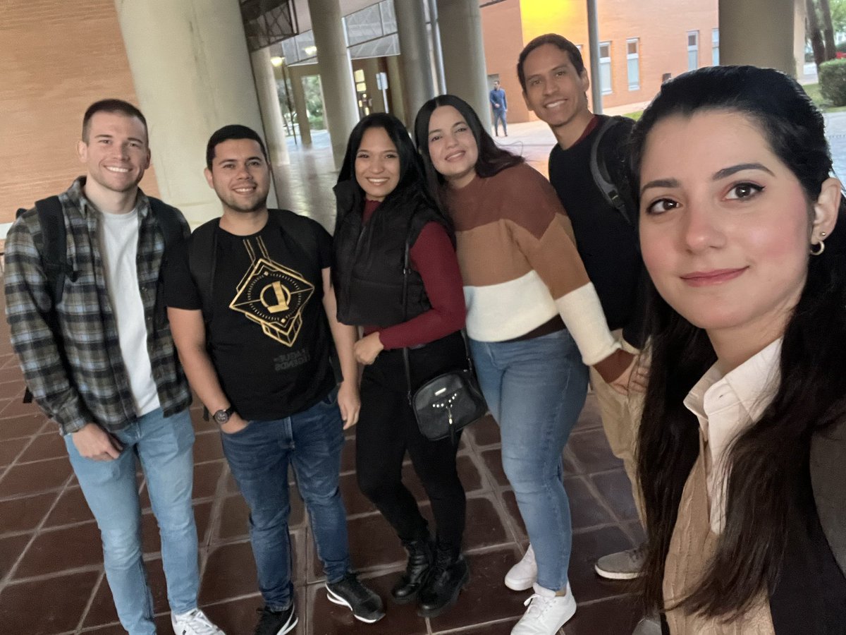 samarj_h's tweet image. Ya estamos en el #BiznagaFest 👩💻
