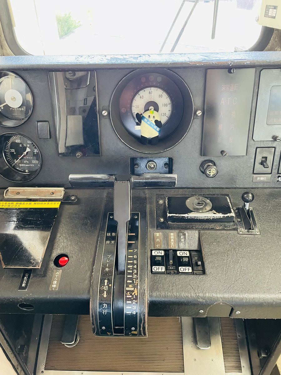 今や当たり前ですが、やはり8500系といえばワンハンドルのマスコン