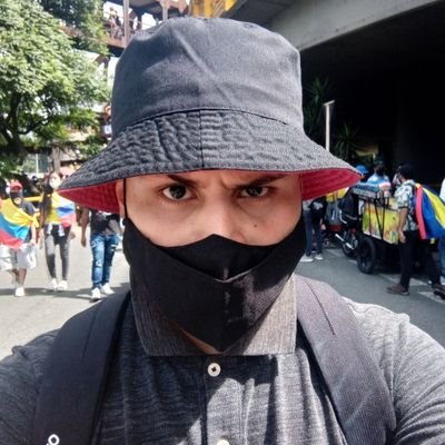 MICHIBLINK93's tweet image. Si así es la mirada de un #Hpta Petrista no me imagino el resto