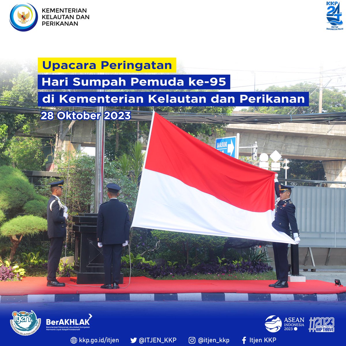 itjen_kkp's tweet photo. Halo #SahabatBahari, Irjen KKP bertindak sebagai Inspektur Upacara pada peringatan Hari Sumpah Pemuda ke-95 tahun yang dilaksanakan di Gedung KKP hari ini. Hadir sebagai peserta upacara perwakilan pejabat Eselon I dan II, beserta staf dari masing-masing Unit Kerja Eselon I KKP. https://t.co/OkPmIl1uIT