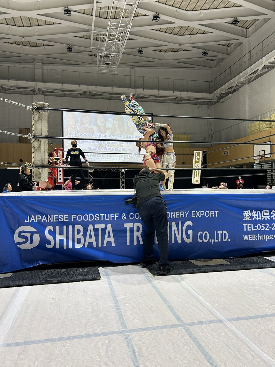 本日10/28(土)
かつとあゆみといのちゃん！

20：00からですん。