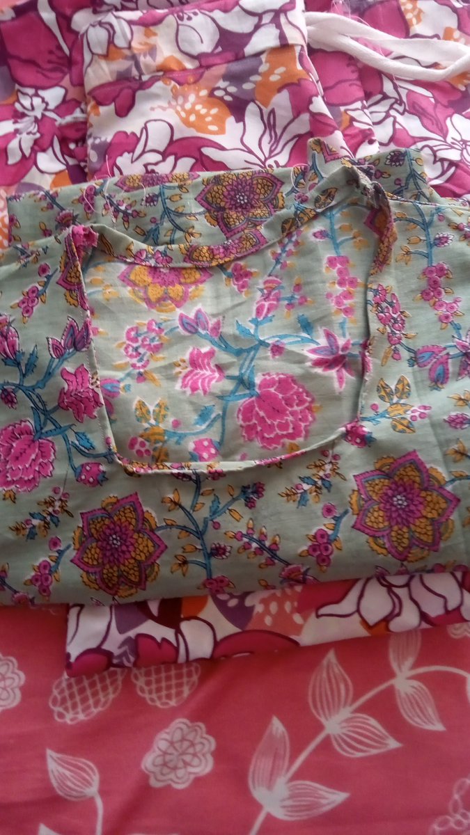 Meesew1's tweet photo. I Designed a new #cotton #fabric #skirtblouse today
#design #fashion #dressdesign #Costume #embroidery #creative #hobby #keepcalmandsew  #womenswear #womensfashion #sewinghobby #Sewing 
Sewing my own 👗 dress #COTTON #cottonfabric https://t.co/E1KWyJ3jod