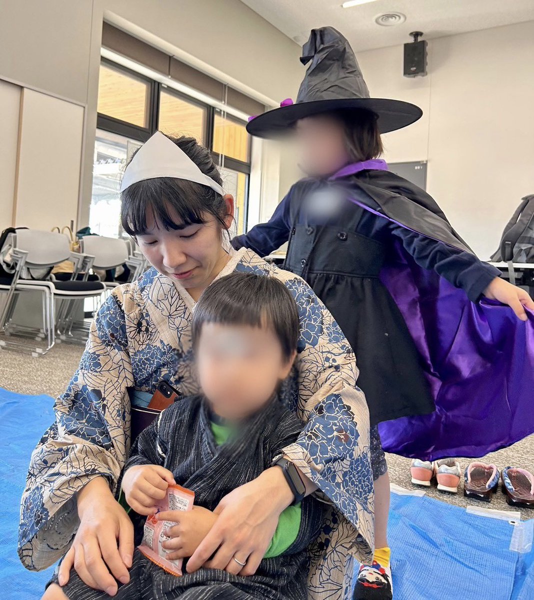 親子向けのハロウィンイベント🎃
竺仙さんの浴衣、ミミズクヤさんの名古屋帯（胴は裏側👌）、帯留はkimitoさん。手持ちのアイテムでお化け風。そのままでも普通にアリな組み合わせを目指しました💪

……言いたいことは分かってる！狂い咲きの紫陽花ということにしといてくれ！🥺