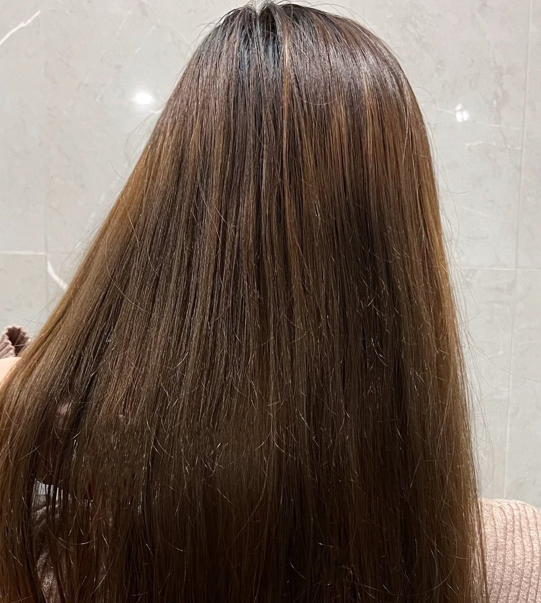 bestieeliu's tweet photo. เราทำสีผมบ่อยจนผมแห้งและเสียมาก หาตัวช่วยมาหลายตัวจนมาเจอครีมหมักผมของ @TROPICANAOIL ช่วยฟื้นบำรุงผมแห้งเสียและลดการชี้ฟู ตอนนี้รู้สึกผมนุ่มขึ้นและแตกปลายน้อยลงเยอะเลย ใช้สัปดาห์ละ 1 ครั้งแค่หมักทิ้งไว้ 15-30 นาที ใครผมเสียแนะนำเลย 

#ของดีบอกต่อ #บำรุงผม #ครีมหมักผม https://t.co/N7upX7Jd5v