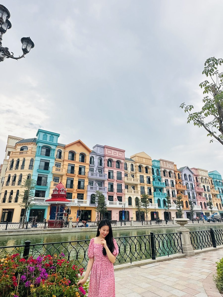 sherryonchain's tweet photo. Bắt đầu hành trình mới cùng Vinhomes 
Anh chị em cần tư vấn nhà Vin bằng cả trái tim 💓 nhắn em nha 🥰 
Tham khảo thông tin em post bài bên này @thuhavinhomes còn kênh chính em tương tác với cả nhà về crypto, blockchain 😂 https://t.co/zOWBuHJeNe