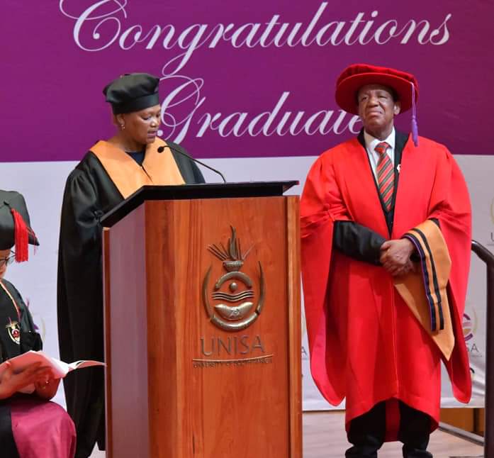 GYerathel's tweet image. 🎊𝗗𝗥 𝗘𝗡𝗚𝗘𝗡𝗔𝗦 𝗟𝗘𝗞𝗚𝗔𝗡𝗬𝗔𝗡𝗘🎊🎊

UNISA CONFER HONORARY DOCTORATE DEGREE TO HIS GRACE BISHOP DR ENGENAS JOSEPH LEKGANYANE. 

PRETORIA : University of South Africa (UNISA ) says it is privileged to confer honorary doctorate degree to His Grace Bishop Dr ENGENAS…