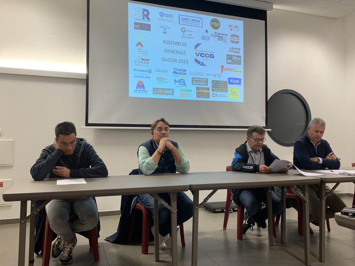 ChateauVc's tweet photo. l'assemblée générale du club  a eu lieu ce jour en présence de Mr @saulnier. Après le mot d’accueil du président Claude Audouin, les bilans moral et financier ont été dressés par Yves Lebreton. Une rétro de la saison 2022 2023  a été projetée avant la remise de récompenses https://t.co/WayN8rTOHl