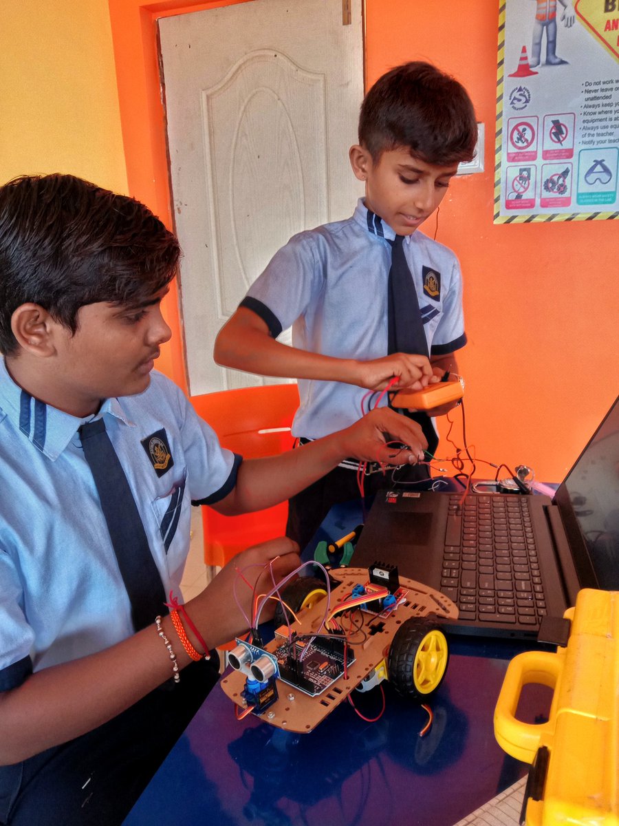 DEEPCHA42519159's tweet image. STUDENTS MAKING A RC OBJECT AVOID ROBO 😍 WITH ARDUINO UNO.
EFFORTS 💪
@innoclubche @cmogujarat @pmoindia_rc @stembotix @jitu_vaghani @infogujcost @IndiaDST @vnehra
#coding #innovation #stemrobotics #robotics #3ddesigning #digitalindia #startups #india #gujarat