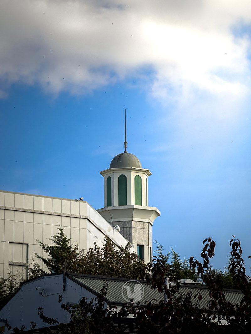 _suhaib_a's tweet photo. The Friday afternoon light shining on the mosque after Jummah. 

Shot on iPhone
Edited in Lightroom 

@Lightroom @Adobe @creativecloud @Apple
@jessops https://t.co/Ck8eW8yyei
