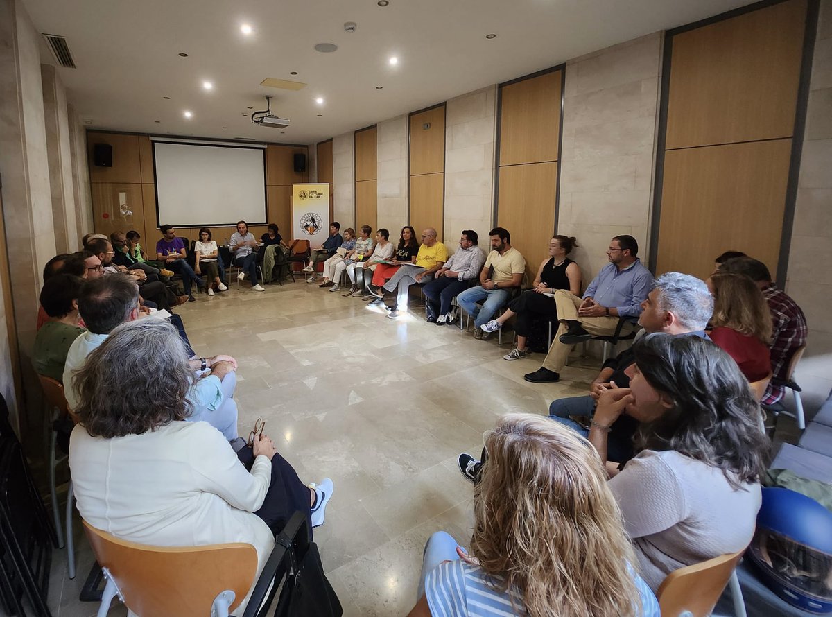 🔴 La societat civil diu NO a la segregació lingüística de PP-VOX. No consentirem la discriminació dels nostres infants per raó de llengua.

🌐 Llegiu el comunicat complet a: ocb.cat/2023/10/28/en-…