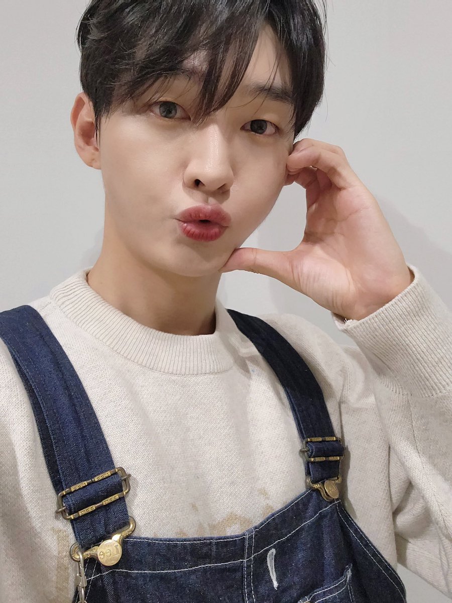 윤지성 (Yoon Jisung) Official tweet media