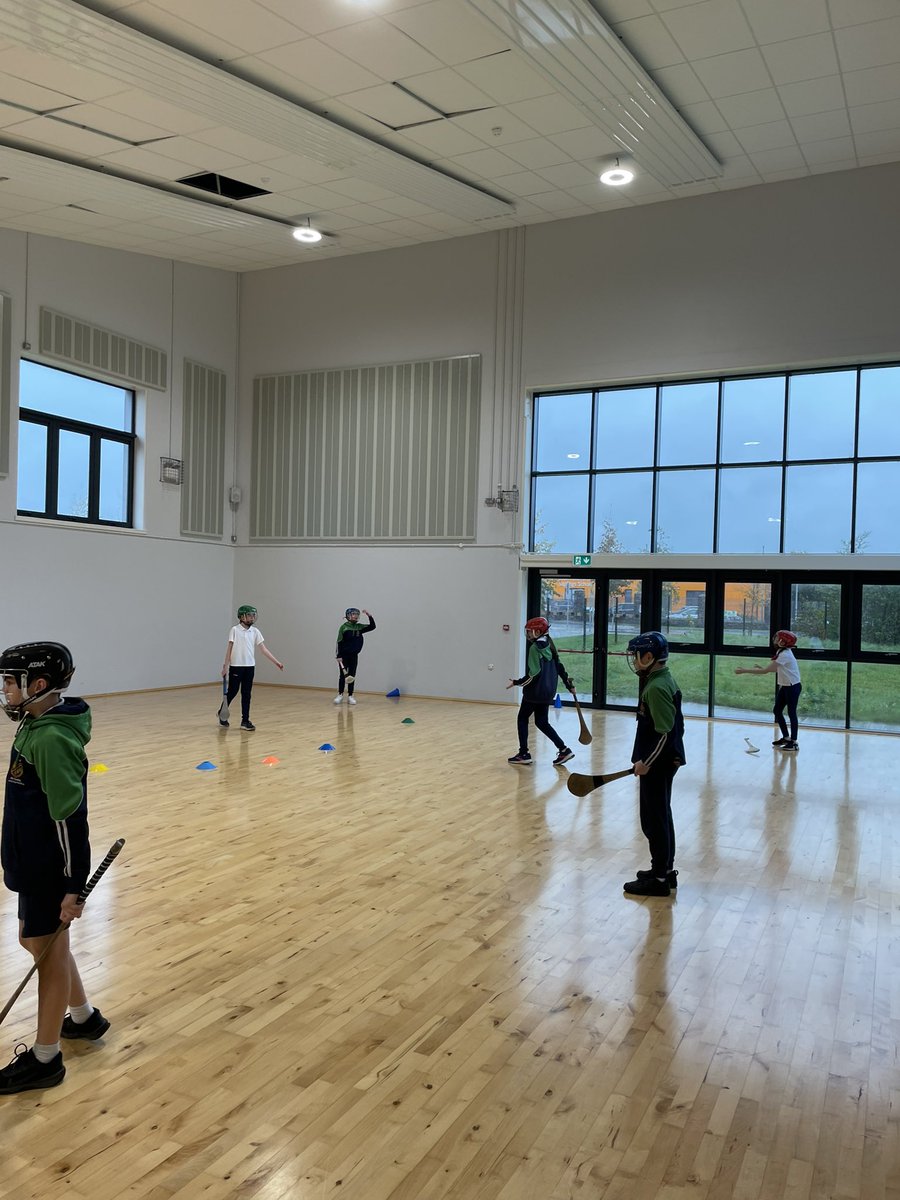 Thursday marked the end of coaching in the @CullionHurling schools of @StKennys @gsanmhuilinn @gscoilmullingar, Ballynacargy N.S. & Holy Family Primary School. Lot’s of fantastic hurling in these first weeks! Looking forward to plenty more! @coachingwh @gaaleinster