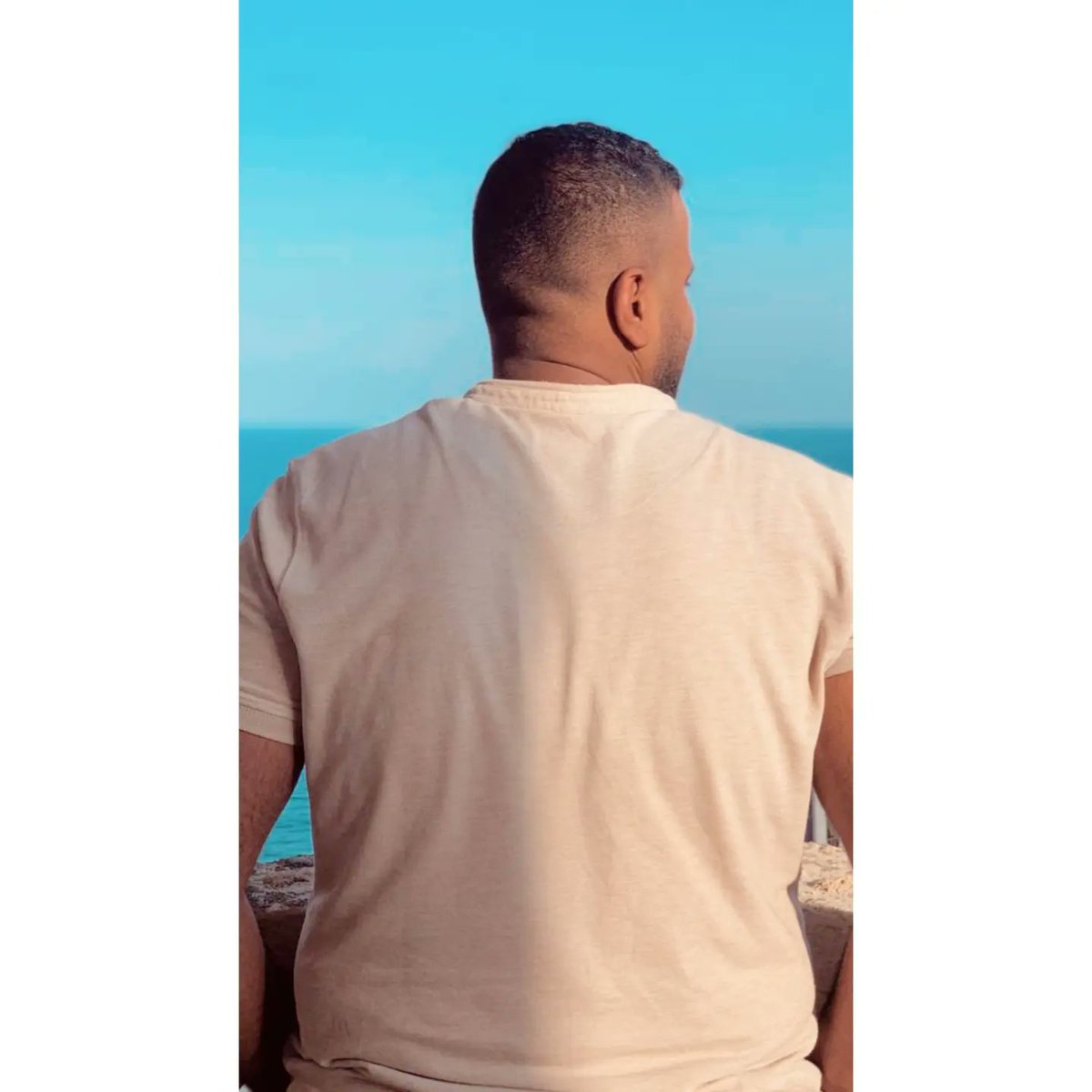 Mahmoud32989869's tweet photo. وقابلتك إنت لقيتـك بتغيّر كُـل حيــاتي…💙 https://t.co/CjHiNJHuhI