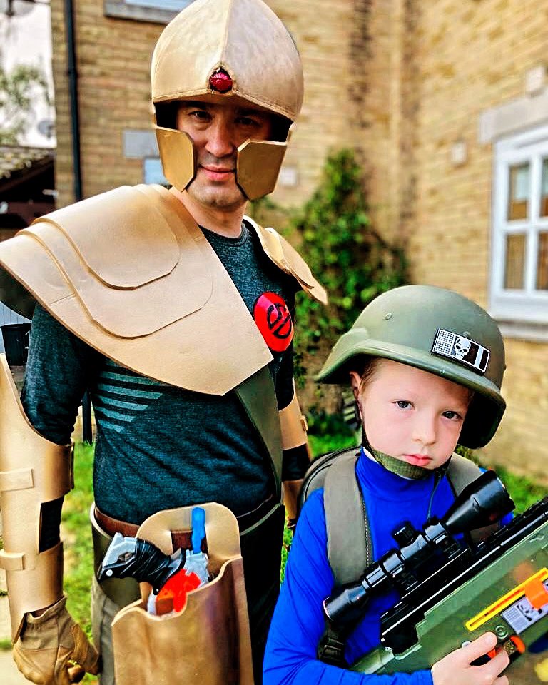 Off to @MCMComicCon - doing our bit to represent our faves from @2000AD - the galaxy’s greatest comic… #roguetrooper #johnnyalpha #strontiumdog