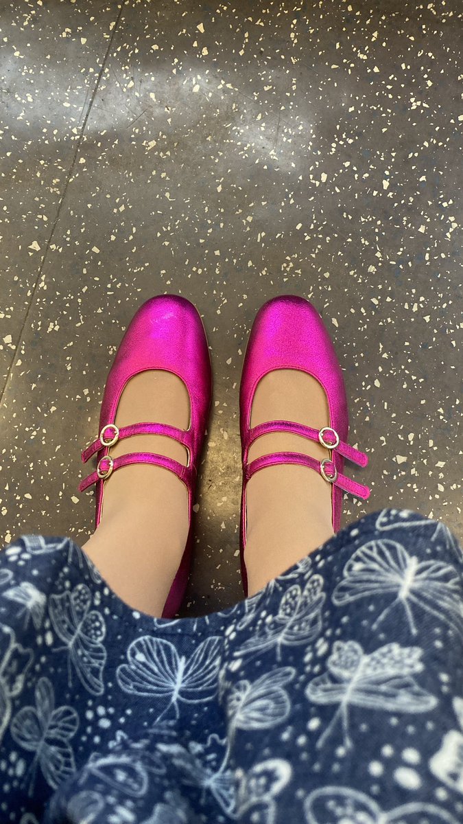 On the Tube in my new shoes on my way to another #voiceover job. They certainly brighten up my day!
