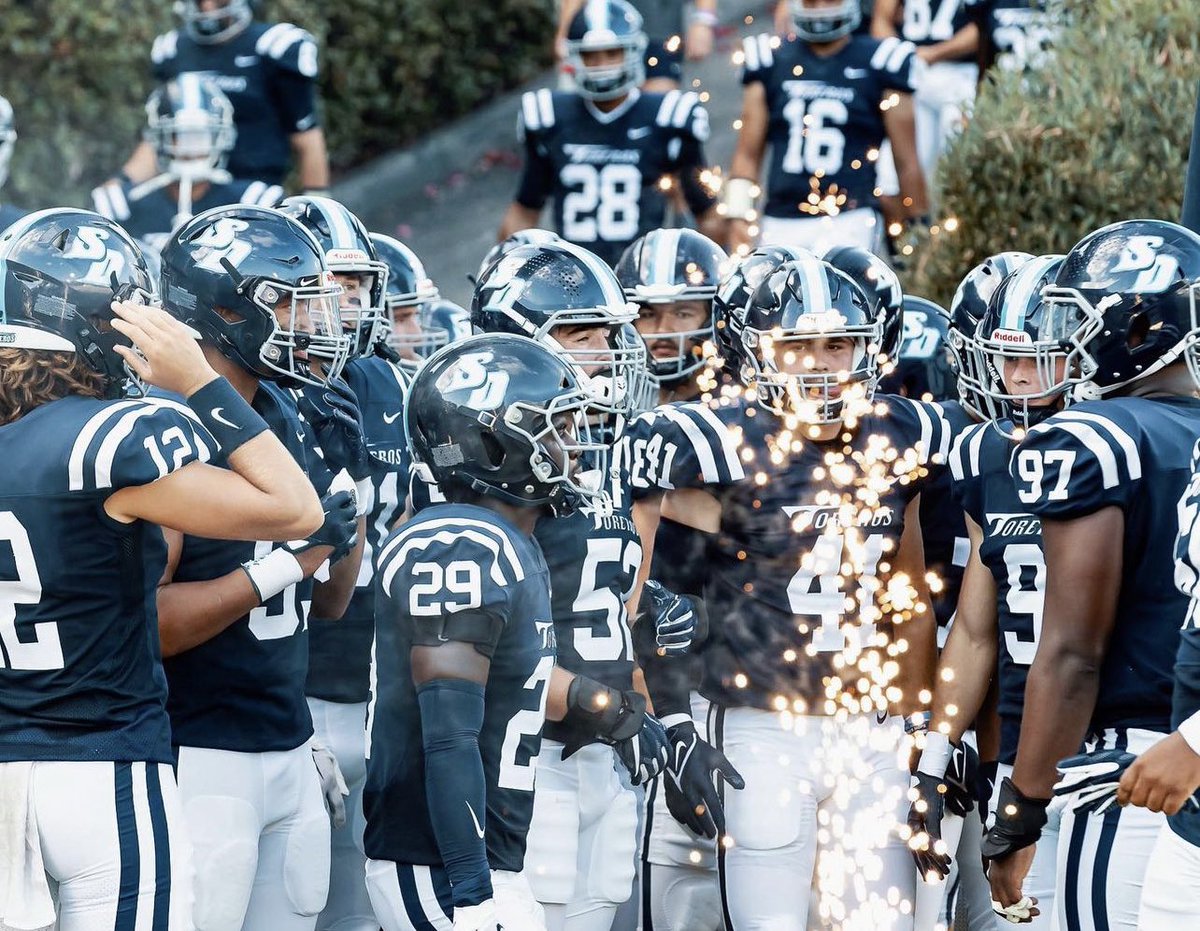 All glory to God! Blessed to have received an offer from the University of San Diego!! <a href="/HC_Carter1/">Coach Carter</a> <a href="/AustenJacobs/">Coach Jacobs</a> <a href="/USDFootball/">San Diego Football</a> <a href="/CheHendrix/">Che Hendrix</a> <a href="/BrettJSawyer/">Brett Sawyer</a> <a href="/HoundFootball/">Boerne Football</a> <a href="/satxhsfb/">SATXHSFB</a>