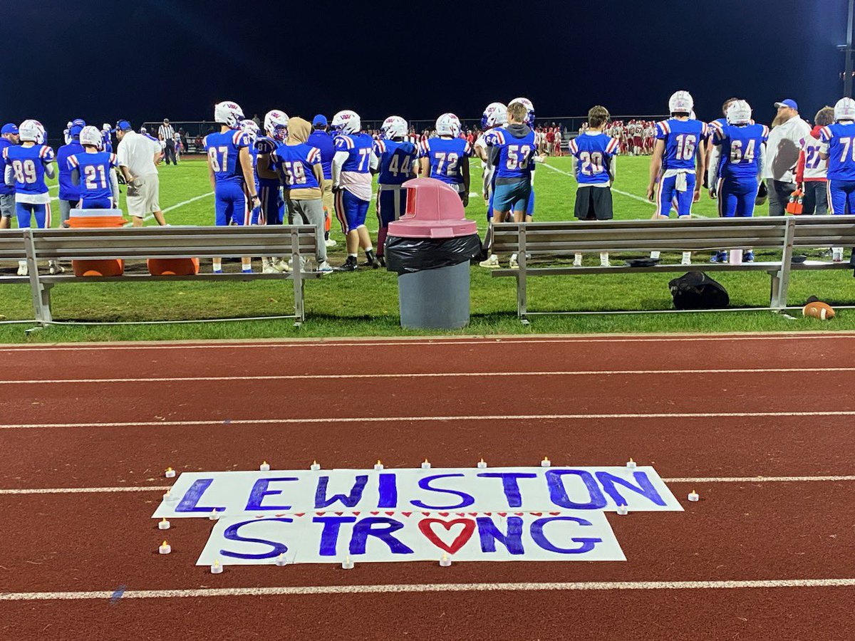 Winnacunnet's tweet photo. #fridaysareforwarriors #warriorpride #lewistonstrong https://t.co/FCSPzh8tMo
