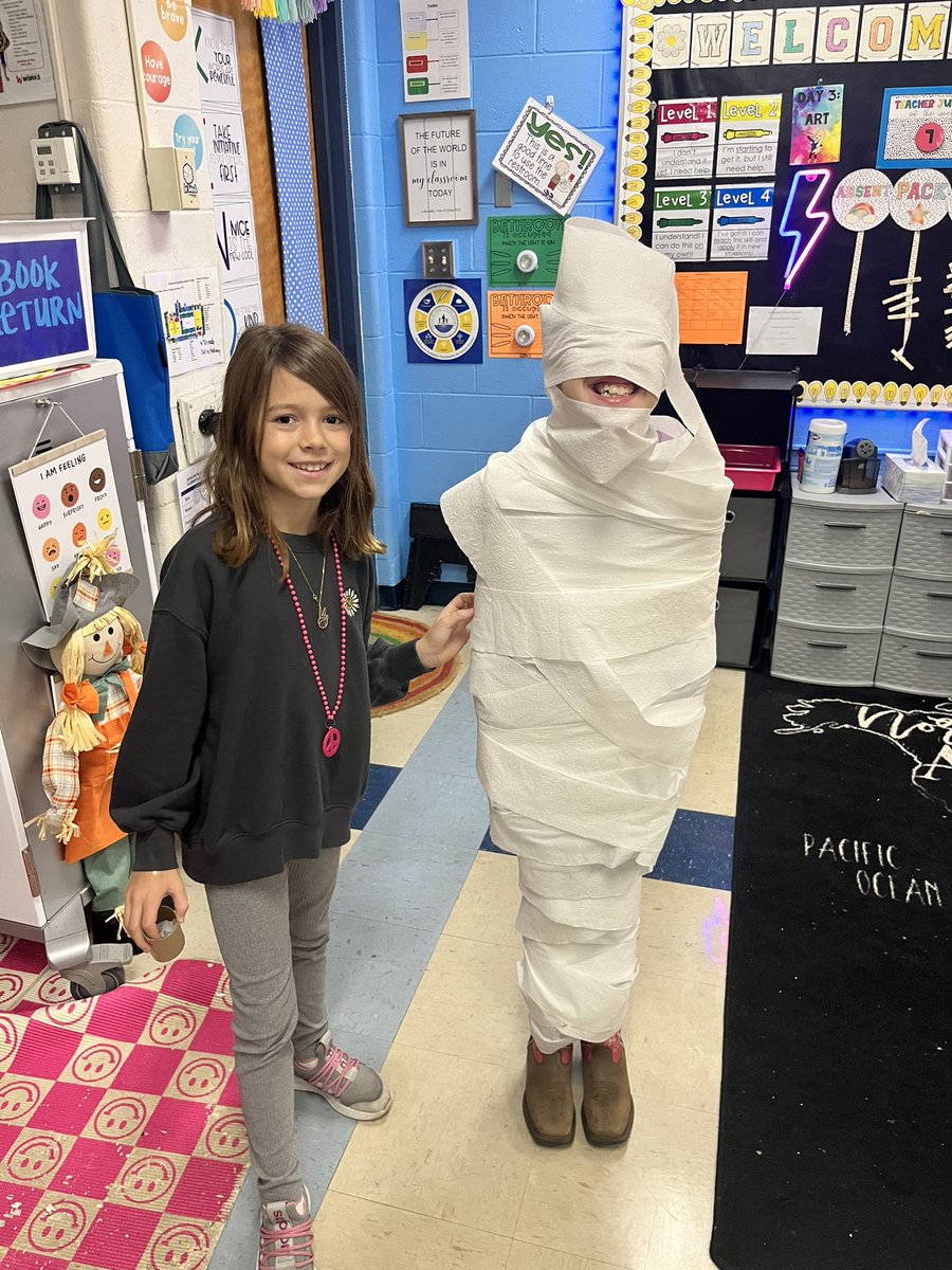 Mrs. Jenkins tweet media
