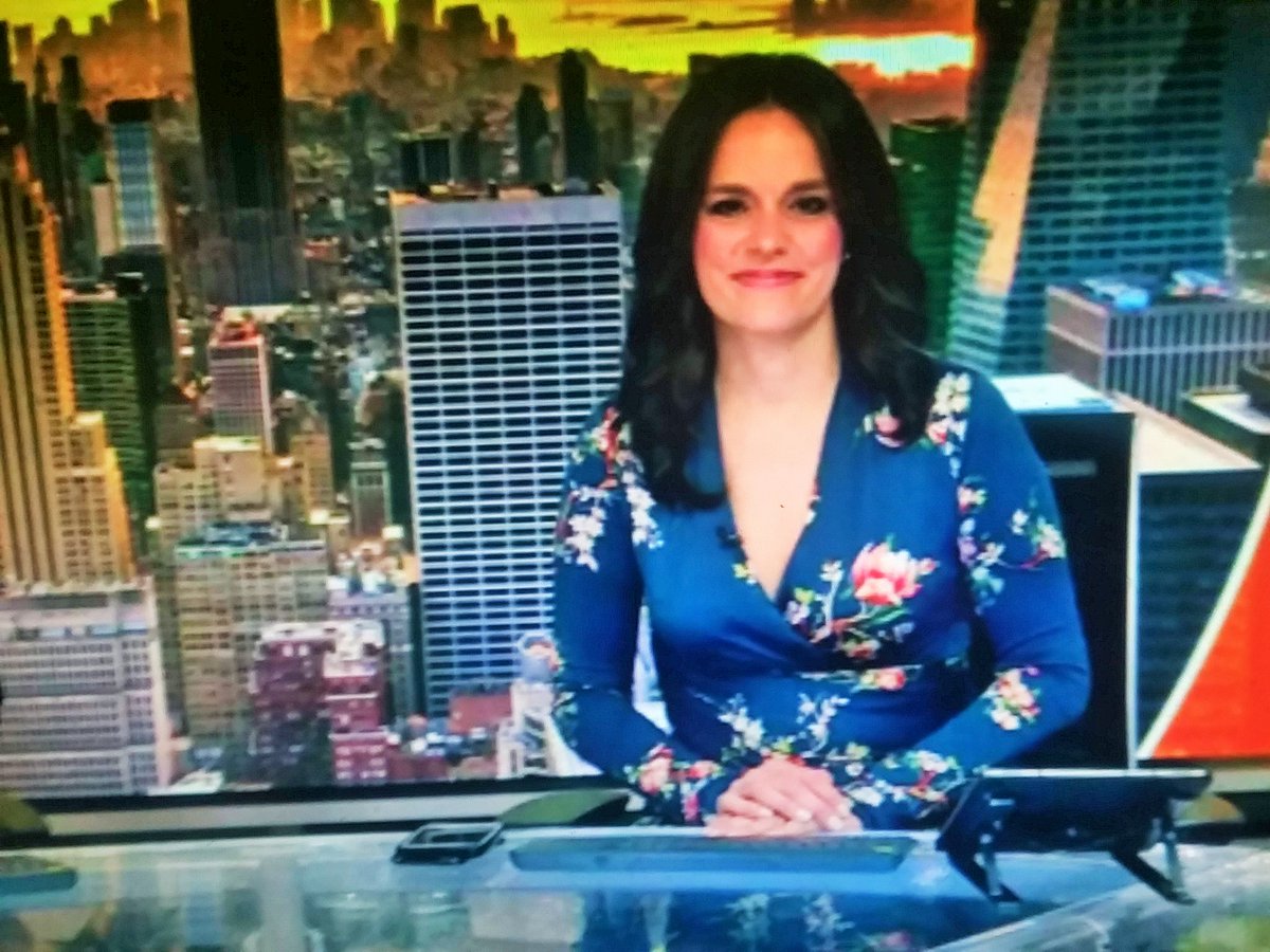 AnnaTorres033's tweet photo. 2 Great &amp; Very Hot NY Anchor Moms Andrea Today &amp; Jess Last Sunday! Both Wearing Dark Blue &amp; Flowers &amp; Dark Purple Color Dresses! Both Moms Looking Very Nice! @AndreaGrymesTV 🔵🌸 @JessicaMooreTV 🟣🟣 https://t.co/Aewe2sMOU6