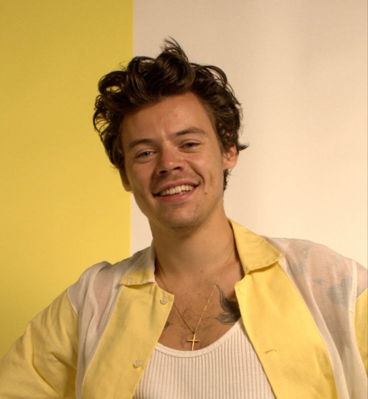 harrystylescit's tweet image. “Era un ragazzo adorabile allora ed è un uomo adorabile adesso. È una delle anime più gentili e pure che tu possa mai incontrare [..] H mi diceva sempre «Stai bene? Hai bisogno di qualcosa?» e non l’ha perso. Ha avuto una buona educazione, ha una madre adorabile.  Non è cambiato”