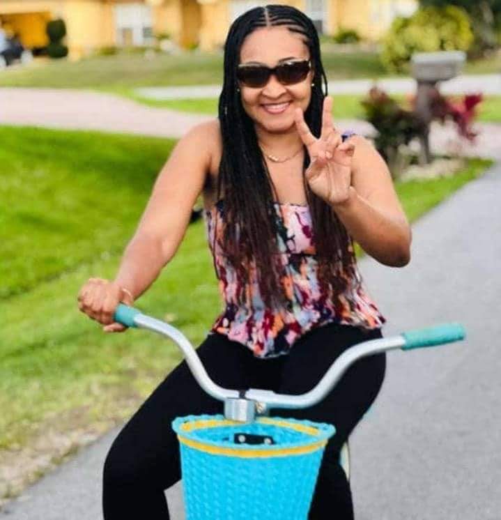 (Nice Simon, majistra taba k'ap monte bisiklèt nan kafou Rita?)
😂😂😂
Ah, gen bèl fanm ki mal pwòp tout bon wi, pèp ayisyen!