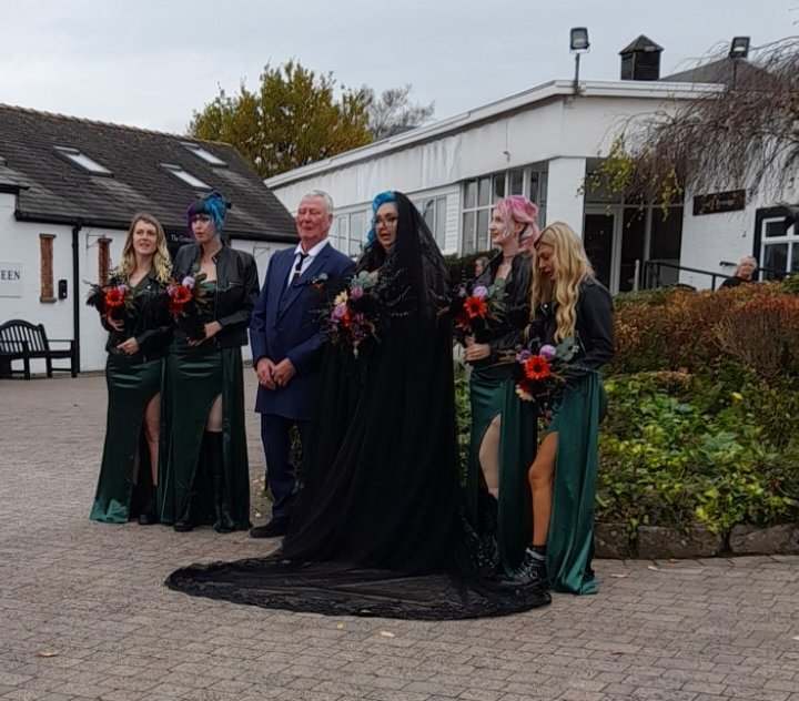 Halloween is in the air at @GretnaGreen1754 today, even the weddings are themed! #gretnagreen #Halloweenwedding