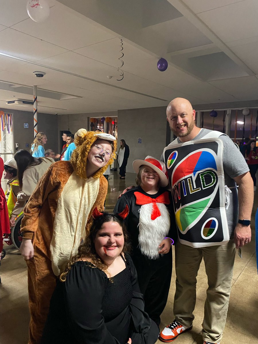 Mr. Schmidtknecht tweet media