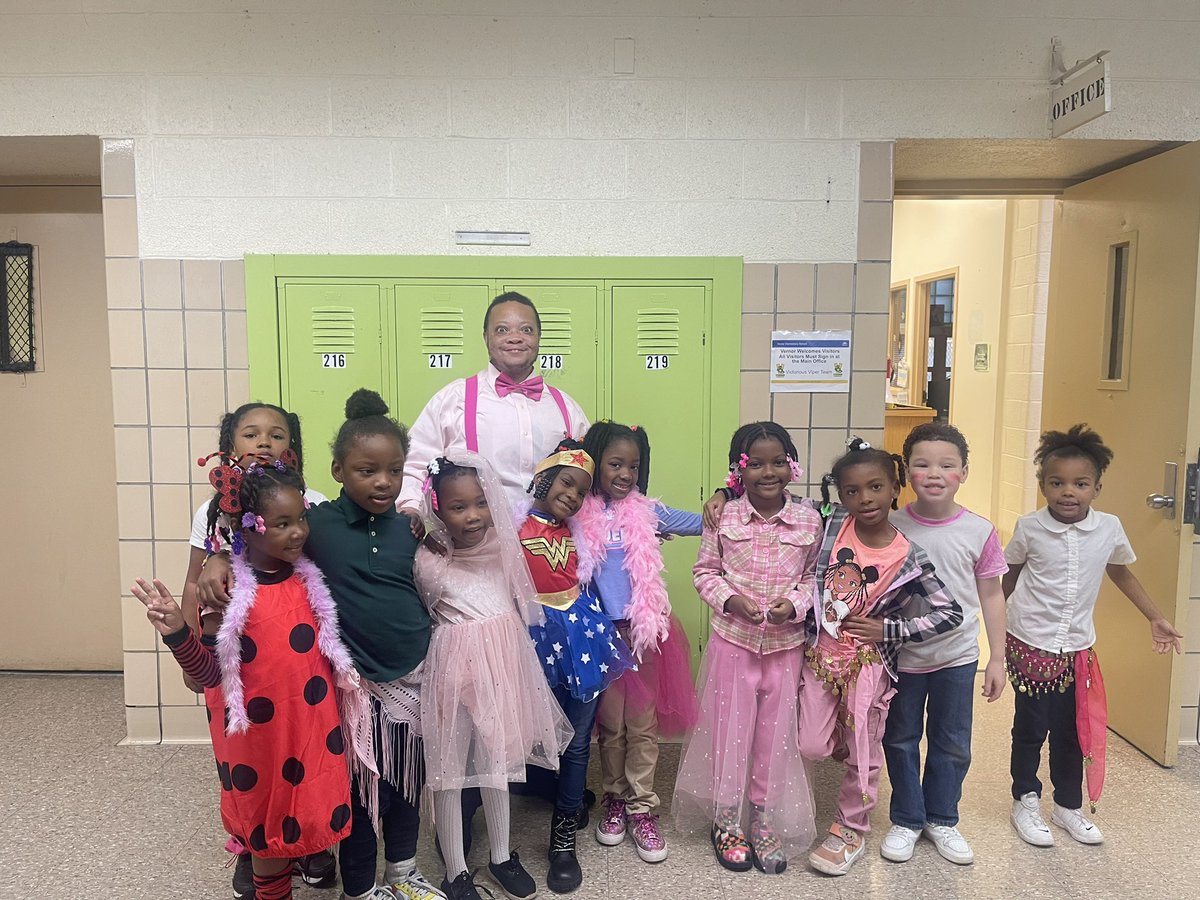 DpscdVernor's tweet photo. Vernor staff and students recognized breast cancer survivors by wearing pink on Fridays.  This last Friday of the month we acknowledged our teacher, Ms. Randolph, who is a breast cancer survivor.  @Detroitk12 @Dr_Vitti @PrincipalTait @karmanoscancer #CancerAwareness #Survivor https://t.co/nh0t4HbbdR