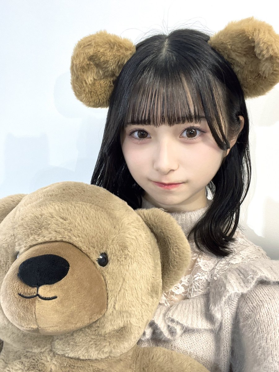 I3P_choco's tweet photo. こんばんは、チョコです🍫

本日の配信は見て頂けましたか〜？
クマさんになってました🧸🎀

髪も頑張って自分で巻いたんだよ！
お洋服もこだわって選んだんだよ！
似合ってたかな？>_< ♡

配信の感想聞かせて👂🏻💕

 #WHITESCORPION  #WHSP  #IDOL3  #アイドルサンテンゼロ  #オーバース https://t.co/63tYOAg29s