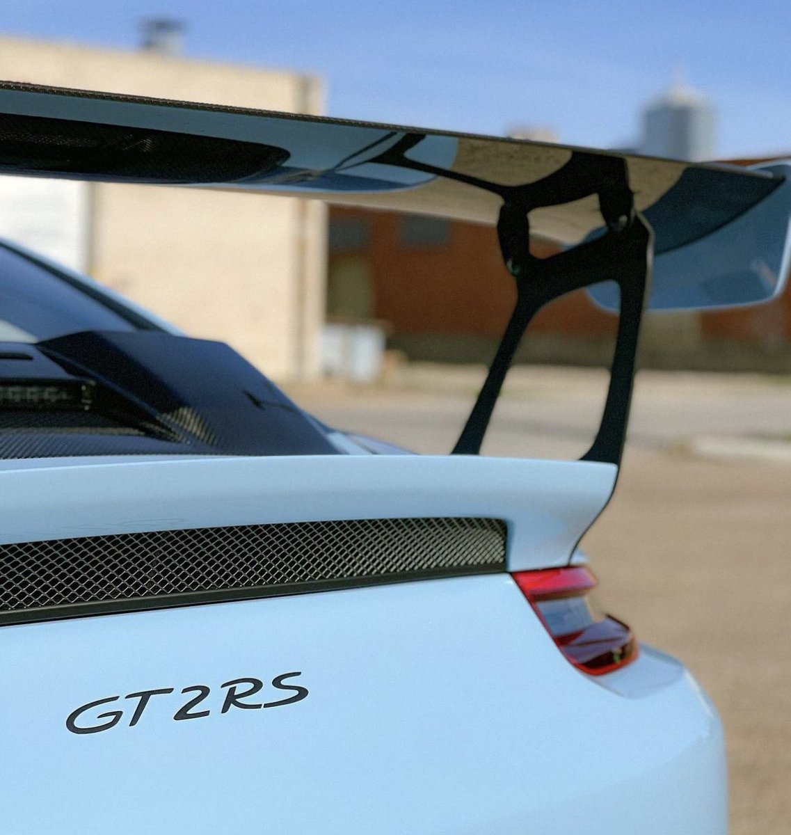 PorscheCIub's tweet photo. Paint-to-Sample Gulf Blue 991 GT2 RS https://t.co/DrAMClSm73