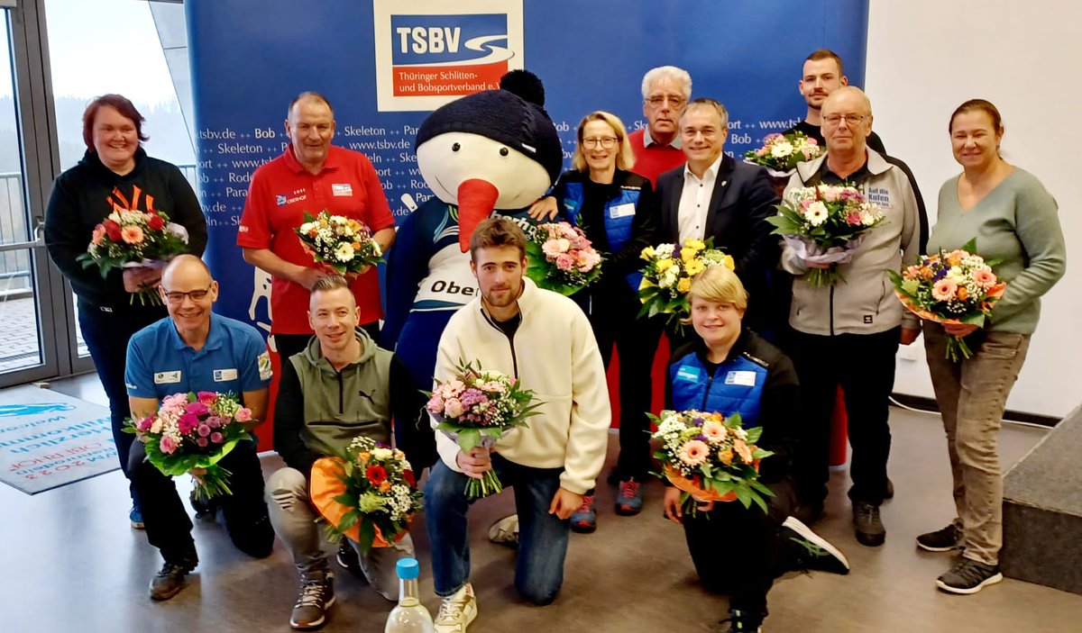 Torsten_Weil's tweet photo. Verbandstag des #TSBV geschafft und ich darf den Thüringer Rodler*innen, Bobfahrer*innen und Skeletonis weitere zwei Jahre als Vizepräsident zur Seite stehen. Danke für das Vertrauen! https://t.co/y8ENUWJWGH