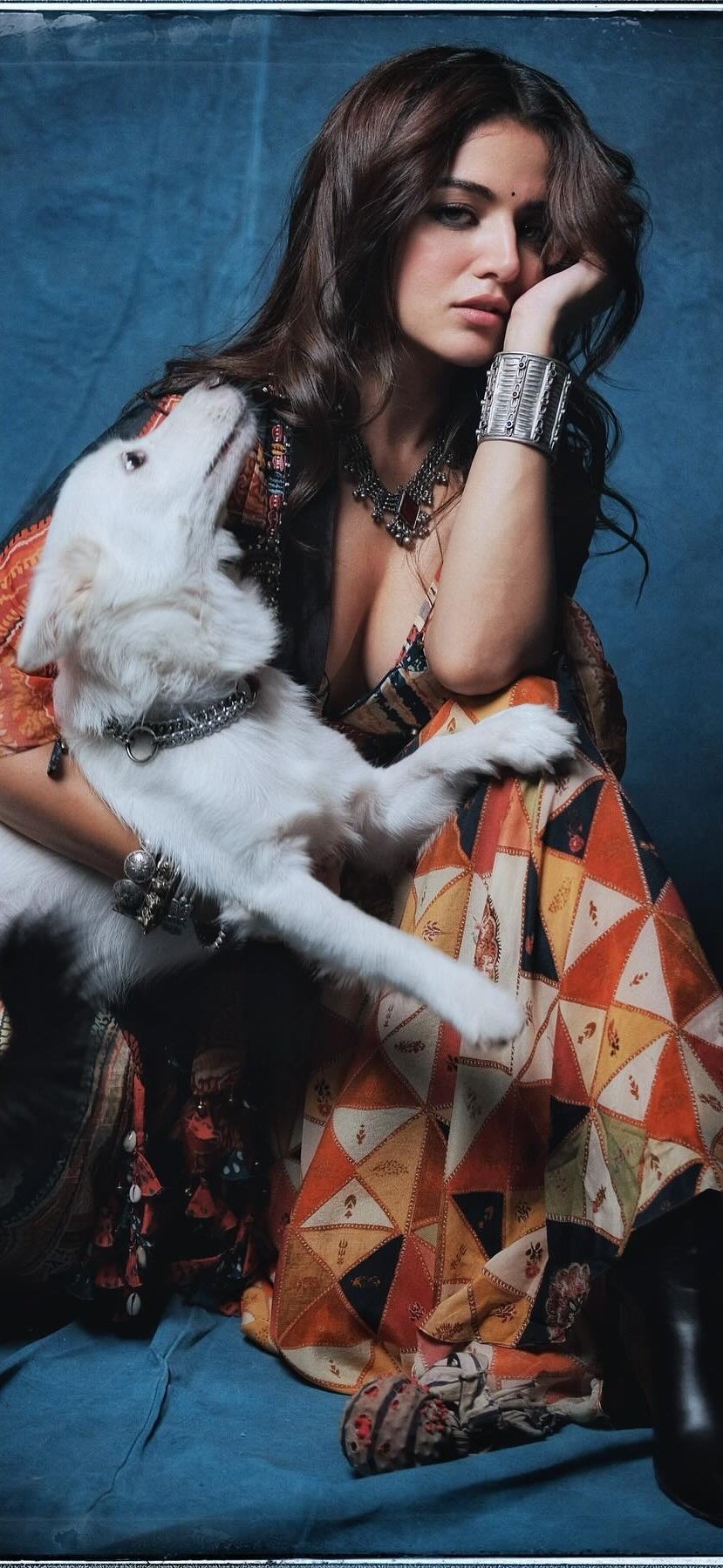 F9h4EfOWsAAHBDD?format=jpg&name=large