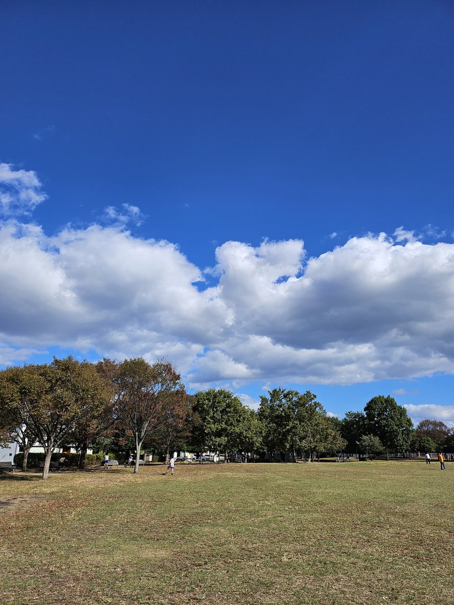 秋の青空🌈
秋っていいよね🥰