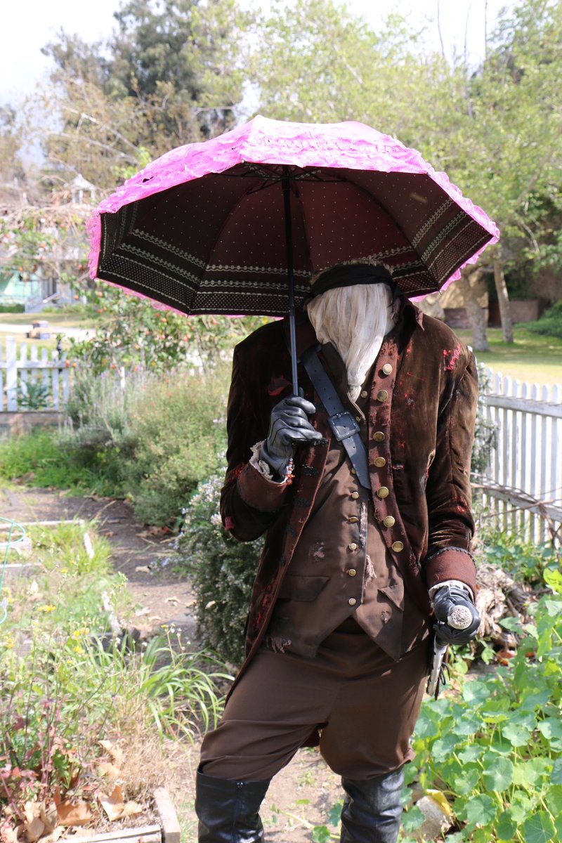 💀 <a href="/austinfilmfest/">Austin Film Festival</a> in Austin, TX - 3:30 pm - we are playing as a part of the Shorts Program 15 at Galaxy Theatre 6. If all goes well travel-wise, @seanpersaudmd, @mkwiles, &amp; <a href="/WJStrobelight/">William J. Stribling</a> will be there!

Hope you can come out and support Headless today!