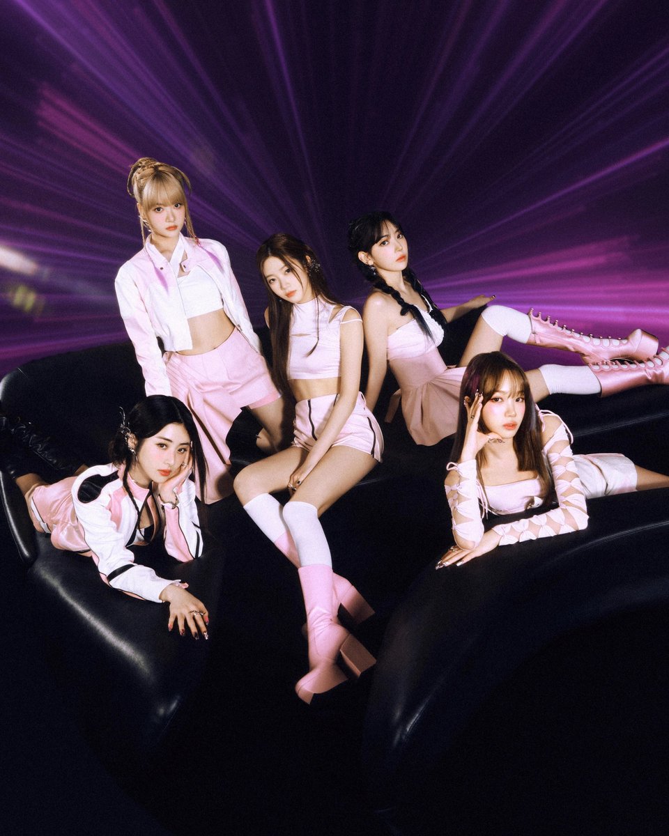 jisuluver's tweet photo. Unfortunately, LE SERRAFIM's English Comeback Single and OVERWATCH 2 collaboration 'Perfect Night' has FAILED to debut on Spotify Global. —This means the song garnered less than 1.1M filtered streams in its first 24 hours!

Has HYBE spread their Spotify payola too thin? 👀 https://t.co/t1ubzabAOB
