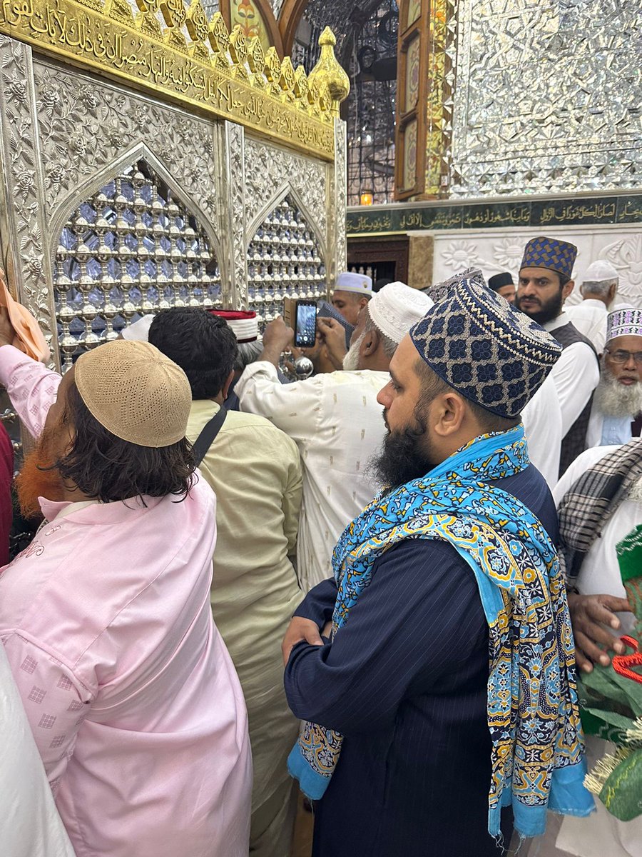 فرمانِ حضور سیدنا غوث اعظم رضی اللہ تعالیٰ عنہ
عمل کے بغیر تیرے علم کا اور اخلاص کے بغیر تیرے عمل کا کچھ اعتبار نہیں، کیونکہ علم بغیر عمل کے اور عمل بغیر اخلاص کے، جسم بغیر روح کی طرح ہے۔