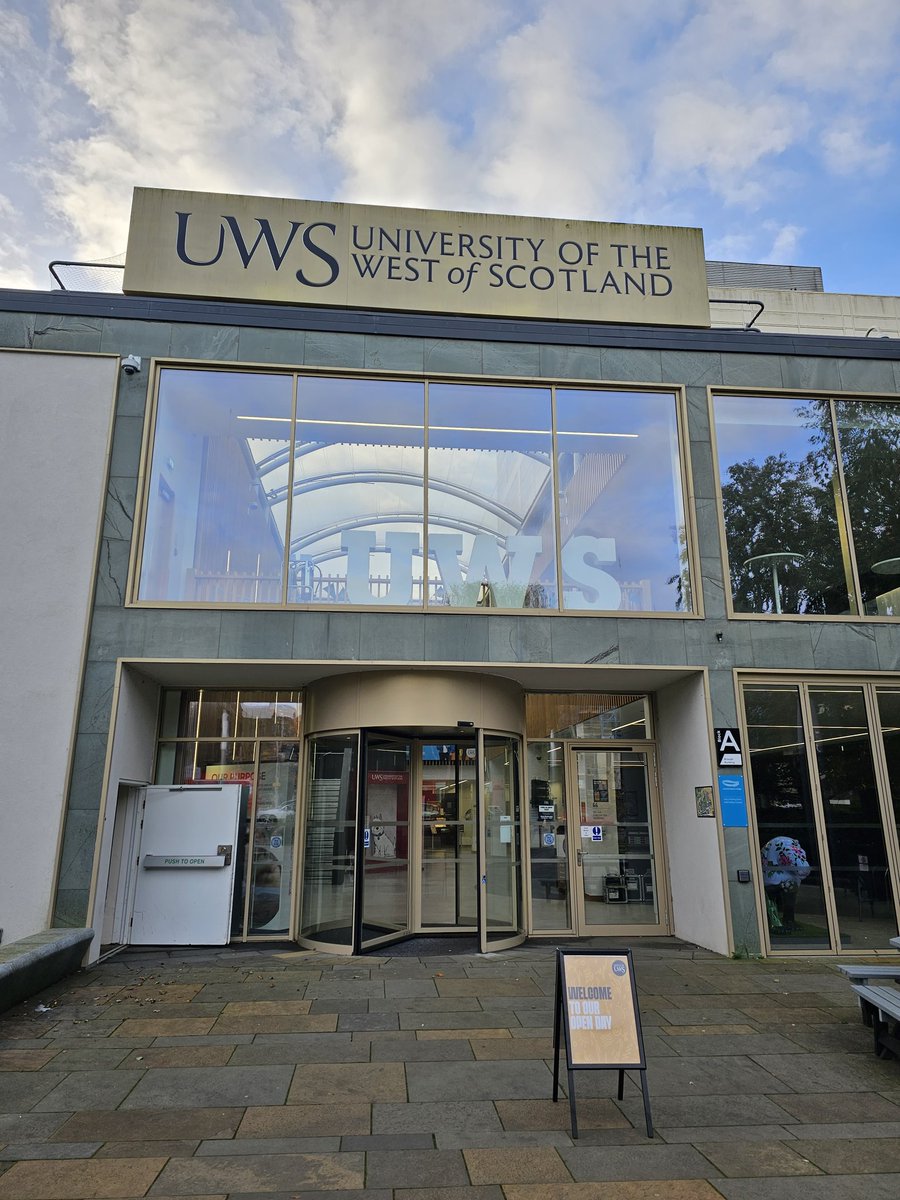 Amanda_UWS's tweet photo. Thinking about University? 🎓

Got questions about our BSc Psychology degree? 

Join us today for @UniWestScotland #OpenDay and find all about our exciting, innovative &amp; supportive degree programme

#Findyourplace https://t.co/Fif98onfOS