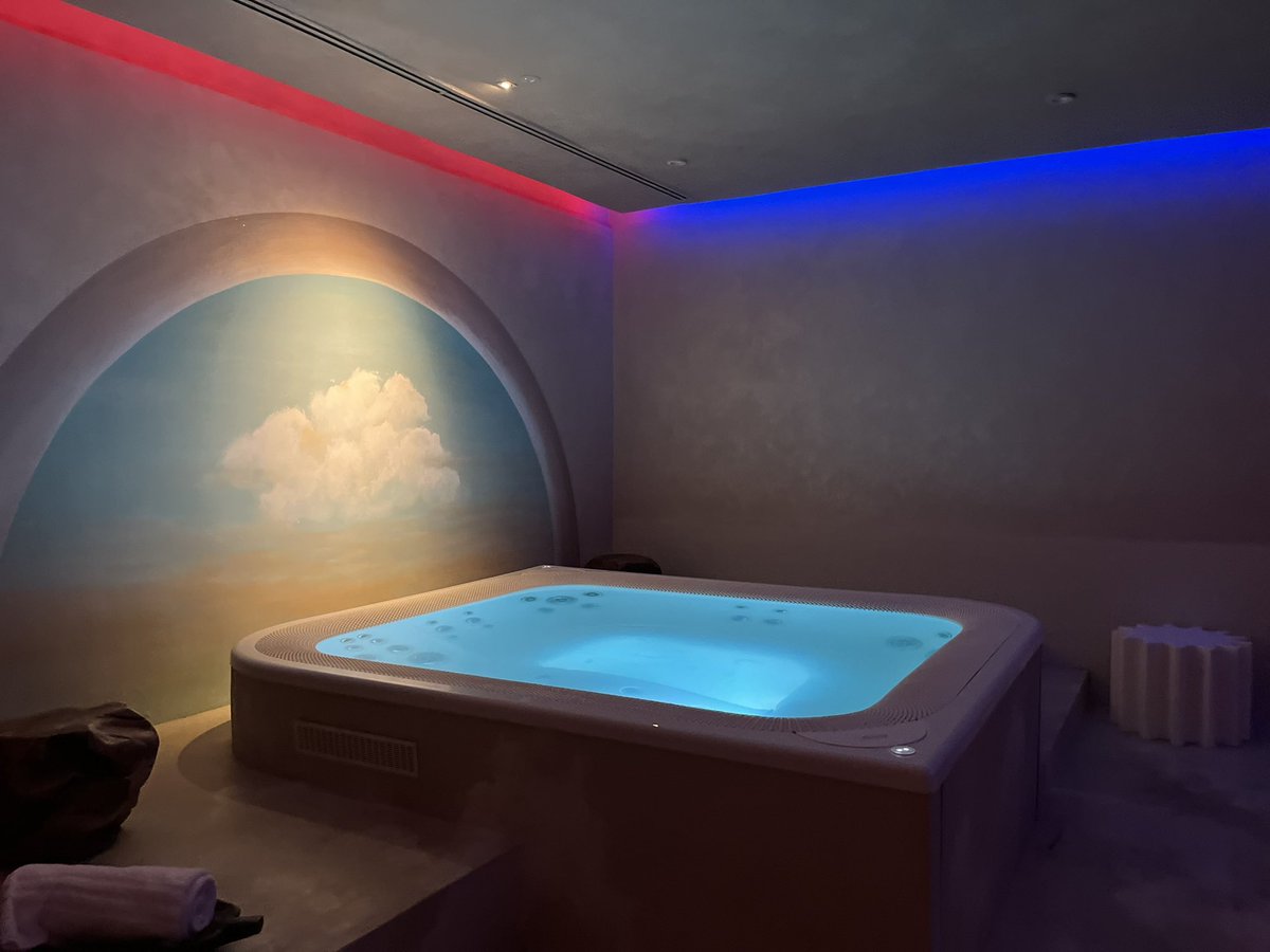HiddenMuze's tweet photo. Princess treatment or nothing. #spaaddict https://t.co/Zx7S1PeHZr