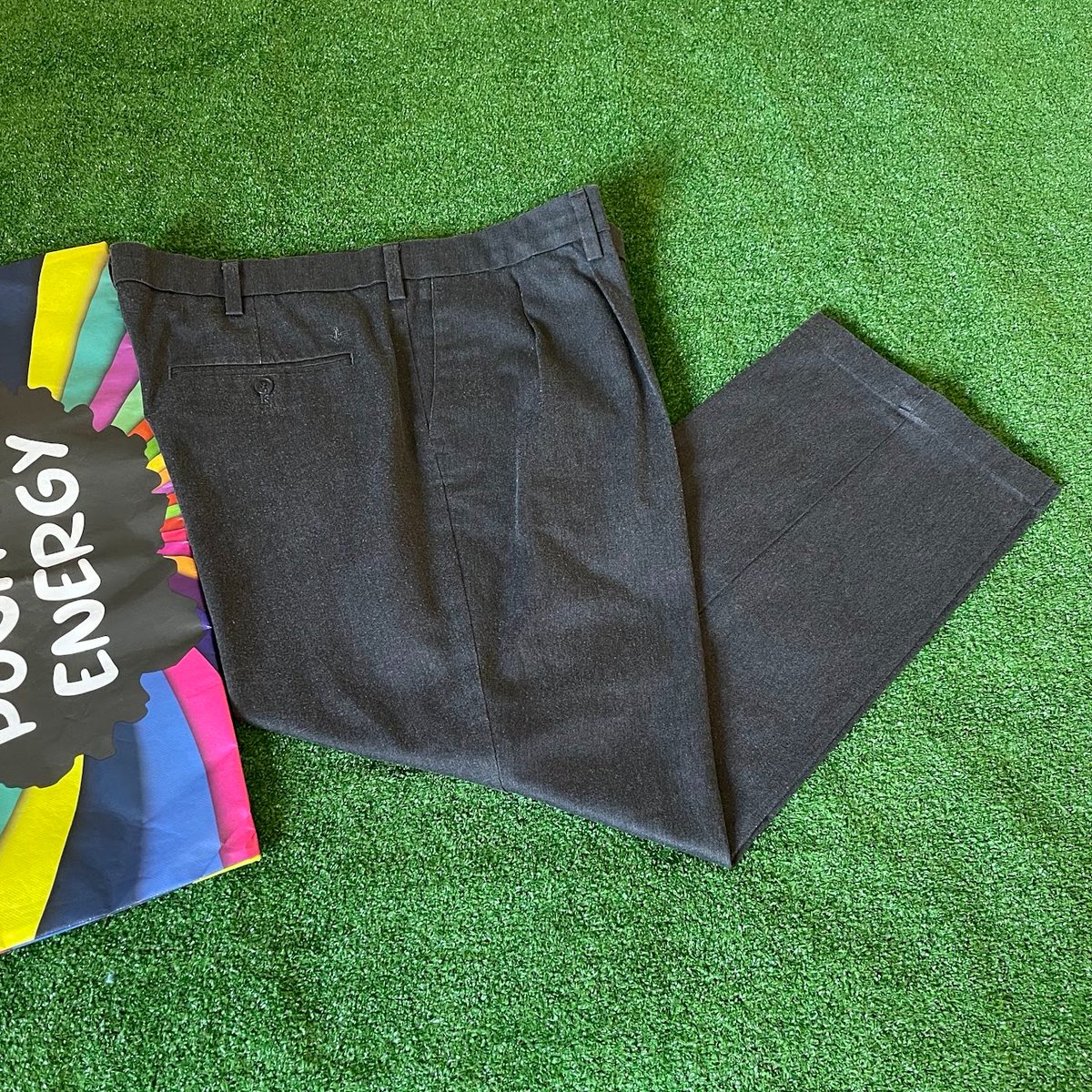 Dockers Men's Classic Fit Flex Comfort Pleated  Charcoal Chino Pants Size 40

#Dockers
#MensFashion
#ChinoPants
#ClassicFit
#FlexComfort
#PleatedPants
#classicchino
#size40 
#CasualStyle
#CharcoalChinos
#ComfortableFit